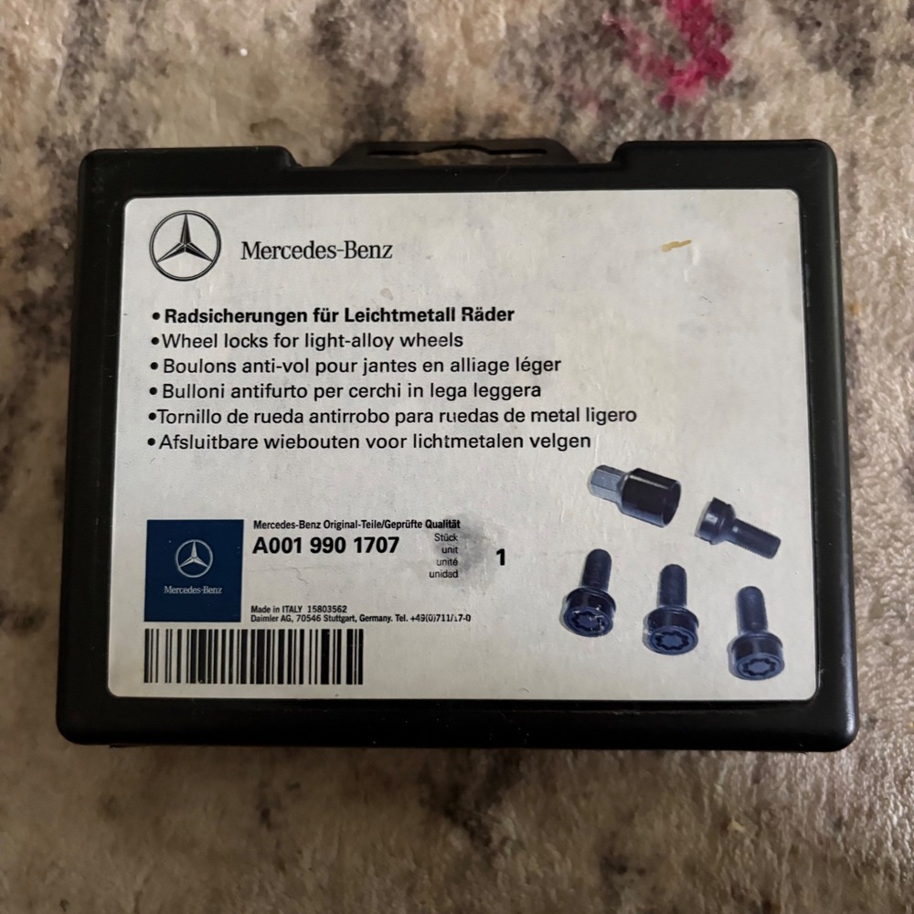 Mercedes Benz Wheel Locks Light Alloy Wheels A001 990 1707 Black Bolt Set
